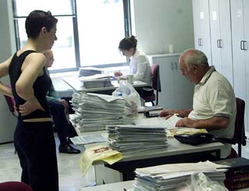 «Δαπανολόγιο» για τις εκπτώσεις φόρου επιχειρήσεων επεξεργάζεται το υπ. Οικονομικών