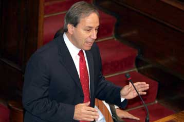 Πρόσθετα μέτρα εάν αυξηθεί η τιμή του πετρελαίου, υπόσχεται ο Γ.Αλογοσκούφης