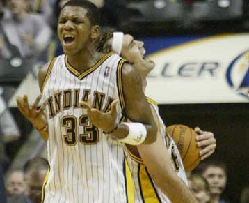 Νέα νίκη για τους Πέισερς, 106-102 τους Τίμπεργουλβς