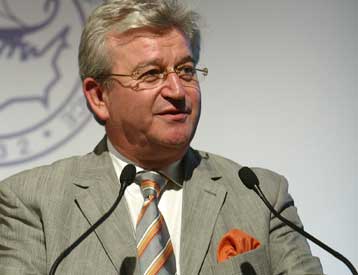 Σύμμαχοι ανταγωνιστικότητας ο αναπτυξιακός και ο φορολογικός νόμος, κατά τον Χρ.Φώλια