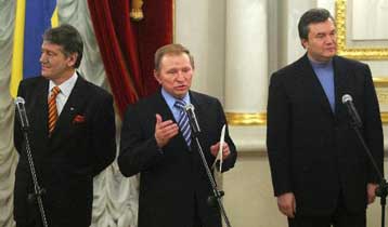 Ομάδα εργασίας για έξοδο από την κρίση συστήνουν οι δύο αντίπαλοι στην Ουκρανία