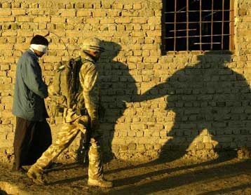 Την αναβολή των εκλογών για έξι μήνες ζητούν οι ισχυρότερες παρατάξεις του Ιράκ