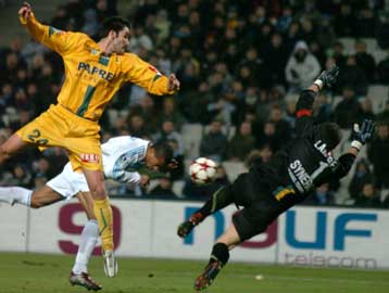 Ξεπέρασε και το εμπόδιο της Οσέρ η Λιόν, «λευκή» ισοπαλία για την Μονακό