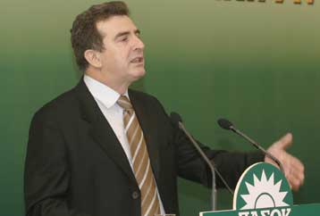 «Αν το ΠΑΣΟΚ δεν υπερβεί τον εαυτό του θα πάψει να υπάρχει», δηλώνει ο Μ.Χρυσοχοΐδης