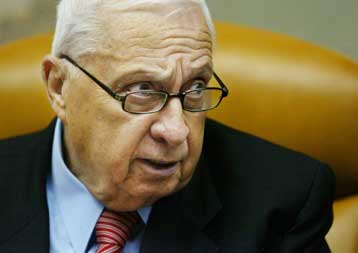 Πρόθυμοι να συναντηθούν δηλώνουν οι Αριέλ Σαρόν και Μαχμούντ Αμπάς