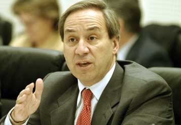 Ανάπτυξη με μοχλό τους ιδιώτες, το επόμενο βήμα της κυβέρνησης για το 2005