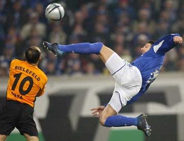 Η Στουγκάρδη «έφτασε» την Βόλφσμπουργκ στην τρίτη θέση, παραμένει δεύτερη η Σάλκε