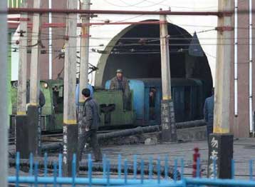 Καμία ελπίδα να εντοπιστούν ζωντανοί οι 141 εγκλωβισμένοι ανθρακωρύχοι στην Κίνα