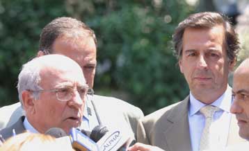 Έριξαν τους τόνους οι «ταλαιπωρημένοι» από τη ΔΑΚΕ υπουργοί σε συνάντηση με Καραμανλή