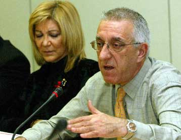 Βελτιώνεται η εικόνα, αλλά παραμένουν τα προβλήματα με το νέο σύστημα εφημεριών