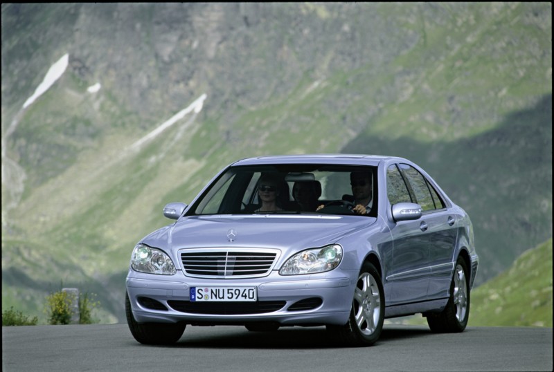 Mercedes-Benz S-Class: Το πιο εμπορικό πολυτελές μοντέλο
