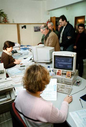 «Γενναιόδωρες» ρυθμίσεις για τις επιχειρήσεις, «σφικτές» για τους μισθωτούς