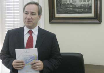 Επιπλέον κονδύλια για την Τοπική Αυτοδιοίκηση ζητά η ΚΕΔΚΕ από τον Γ.Αλογοσκούφη