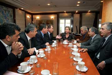 Συμφωνία ΥΠΠΟ-ΤΕΔΚΝΑ για τον δημόσιο χαρακτήρα των Ολυμπιακών εγκαταστάσεων