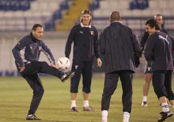 Δεν μας νοιάζει το UEFA αλλά θα παίξουμε δυνατά κόντρα στην Λάτσιο, λέει ο Ντεμόλ