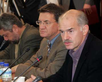 Για δημιουργία κοινωνικών αντιθέσεων κατηγόρησε την κυβέρνηση ο Γ.Παπανδρέου