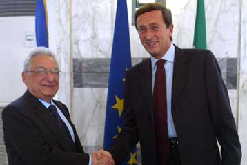 Τουρκία και διμερείς σχέσεις στο επίκεντρο της συνάντησης Φίνι και Μολυβιάτη στη Ρώμη