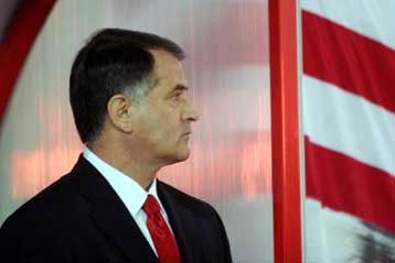 Η νίκη δεν θα έλθει μόνο επειδή παίζουμε στην έδρα μας, λέει ο Μπάγεβιτς για το ντέρμπι