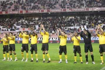 Στο 89 «έπεσε» η ΑΕΚ στην Σεβίλη-Το Αιγάλεω 2-2 με την Λάτσιο