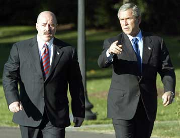 Ένας «ήρωας» της 11ης Σεπτεμβρίου στη θέση του υπουργού Εσωτερικής Ασφάλειας των ΗΠΑ