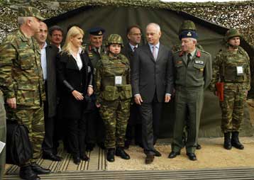 Τη συμβολή των ελληνικών ΕΔ στην ασφάλεια των Βαλκανίων εξήρε ο Σπ.Σπηλιωτόπουλος