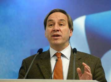 Kατά περίπτωση συζήτηση για το ασφαλιστικό εντός του 2005 «βλέπει» ο Γ.Αλογοσκούφης