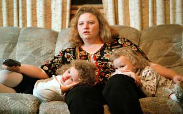 Ευνοϊκές φορολογικές διατάξεις για διαζευγμένους γονείς και χορηγούς