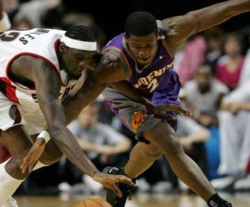 Σανς και Κινγκς δεν δυσκολεύτηκαν να πάρουν τη νίκη