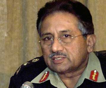 Ο αγώνας κατά της τρομοκρατίας να εστιάσει στις αιτίες του φαινομένου, ζητά ο Μουσάραφ