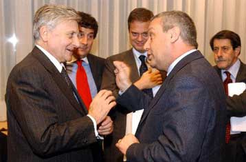 Νέο ρεκόρ για το ευρώ, καθώς οι ΗΠΑ δεν αποτρέπουν τη διολίσθηση του δολαρίου