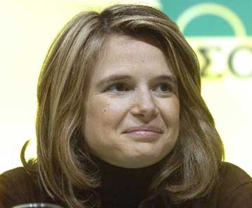 Αντιφάσεις στον προϋπολογισμό του 2005 βλέπει η αντιπολίτευση