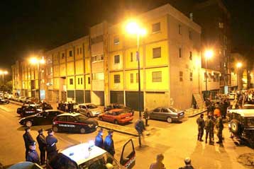 Πενήντα τρία μέλη της Καμόρα συνέλαβαν οι ιταλικές αστυνομικές αρχές