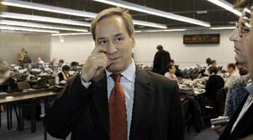 Ικανοποίηση Αλογοσκούφη για τη στάση του Ecofin – «Χωρίς σκιές» η ένταξη στην ΟΝΕ