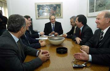 Σειρά προτάσεων για τη διαφάνεια φέρνει ο Συνασπισμός στη Βουλή