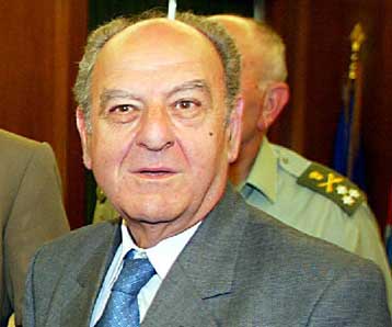 Σάλος στην Εξεταστική για τους εξοπλισμούς με αναφορές σε βιντεοταινίες και μεσάζοντες