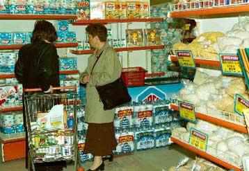 Κύμα ακρίβειας στην αγορά εν όψει των Xριστουγέννων