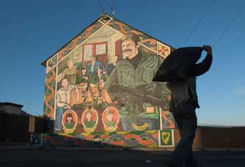 Στις αποδείξεις για τον αφοπλισμό του IRA «κόλλησε» η συμφωνία για τη Β.Ιρλανδία