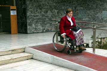 Διευκρινιστική εγκύκλιος του ΥΠΕΣ σε όλο το Δημόσιο για τις προσλήψεις των ΑΜΕΑ