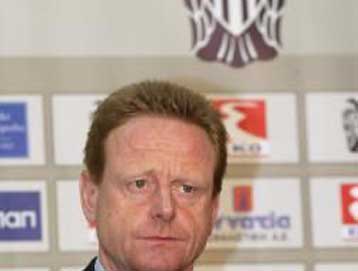 Διέψευσε και πάλι τις φήμες φυγής του από τον ΠΑΟΚ ο Φρίνγκερ