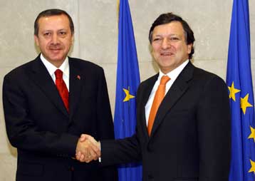 Θετική έκβαση για την Τουρκία βλέπει στη Σύνοδο Κορυφής ο πρόεδρος της Κομισιόν