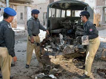 Δέκα νεκροί και 20 τραυματίες από επίθεση εναντίον στρατιωτικού οχήματος στο Πακιστάν