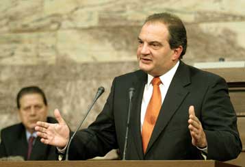 Πριν από τα Χριστούγεννα θα ανακοινώσει το όνομα του Προέδρου ο Κώστας Καραμανλής