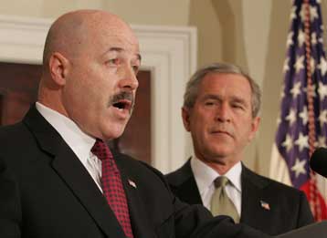 Απεσύρθη ο υποψήφιος για τη θέση του υπουργού Εσωτερικής Ασφάλειας των ΗΠΑ