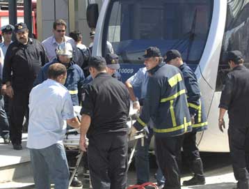 Ένας οδηγός νεκρός από σύγκρουση Ι.Χ. αυτοκινήτου με συρμό του τραμ στον Αγιο Κοσμά