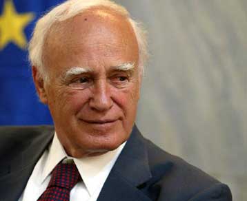 Ευρύτατη αποδοχή συγκεντρώνει η υποψηφιότητα του Κάρολου Παπούλια