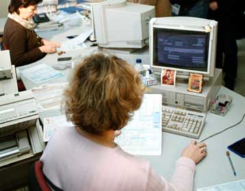 Στο «μικροσκόπιο» της εφορίας 1.000.000 επιχειρήσεις και ελεύθεροι επαγγελματίες