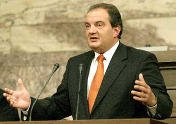 Τη στρατηγική της επόμενης ημέρας καταστρώνουν κυβέρνηση και ΠΑΣΟΚ