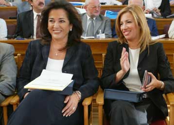 Κριτική στάση απέναντι στη ΝΔ, που όμως προηγείται κατά 6,4 μονάδες