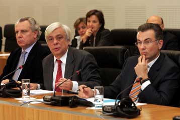 Πριν από τις γιορτές το νομοσχέδιο για τον βασικό μέτοχο διαβεβαιώνει η κυβέρνηση