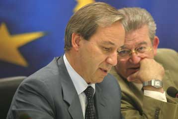 Καθυστερήσεις και χαμηλή απορροφητικότητα του Γ΄ΚΠΣ επισημαίνει η Ευρωπαϊκή Επιτροπή